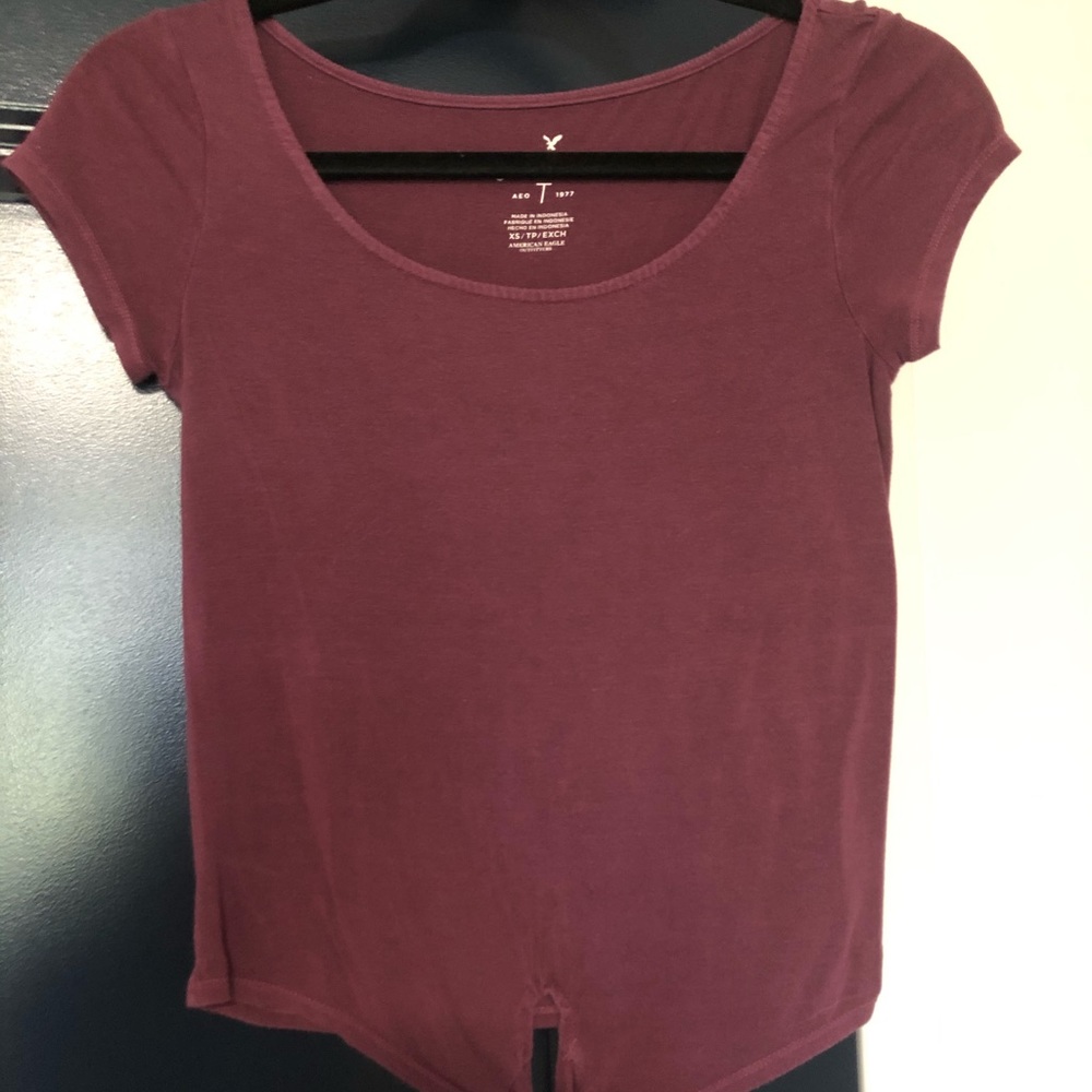American Eagle Cropped Front Toe Tee